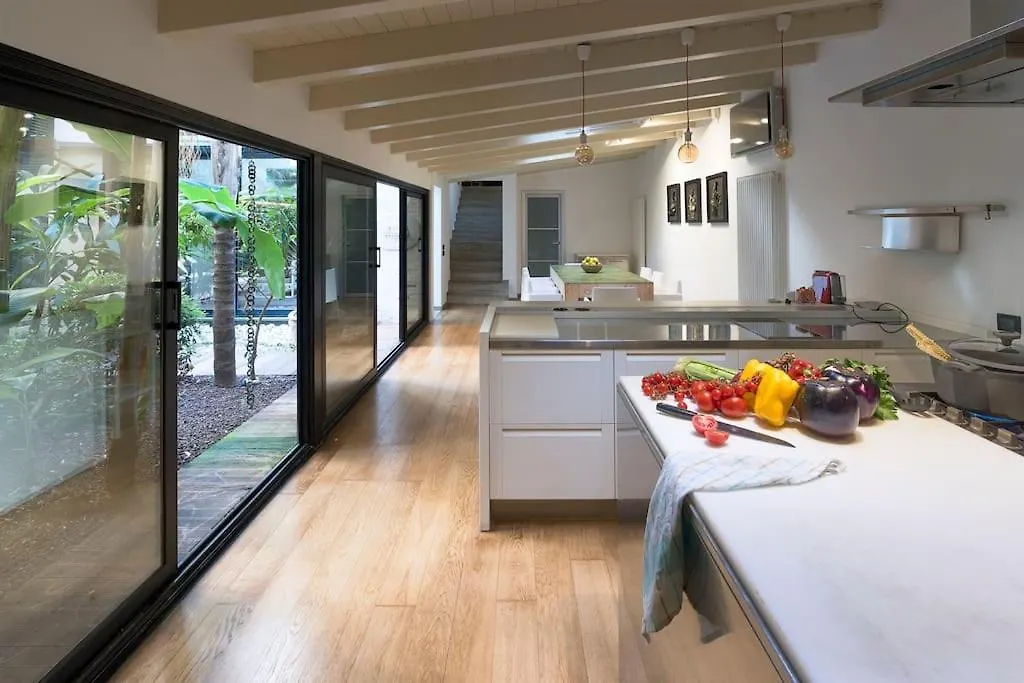 Torrearsa Luxury Garden Suite - Palermo 0*,